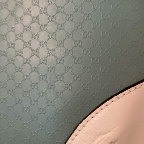 Mint Gucci purse - Picture 2 of 4